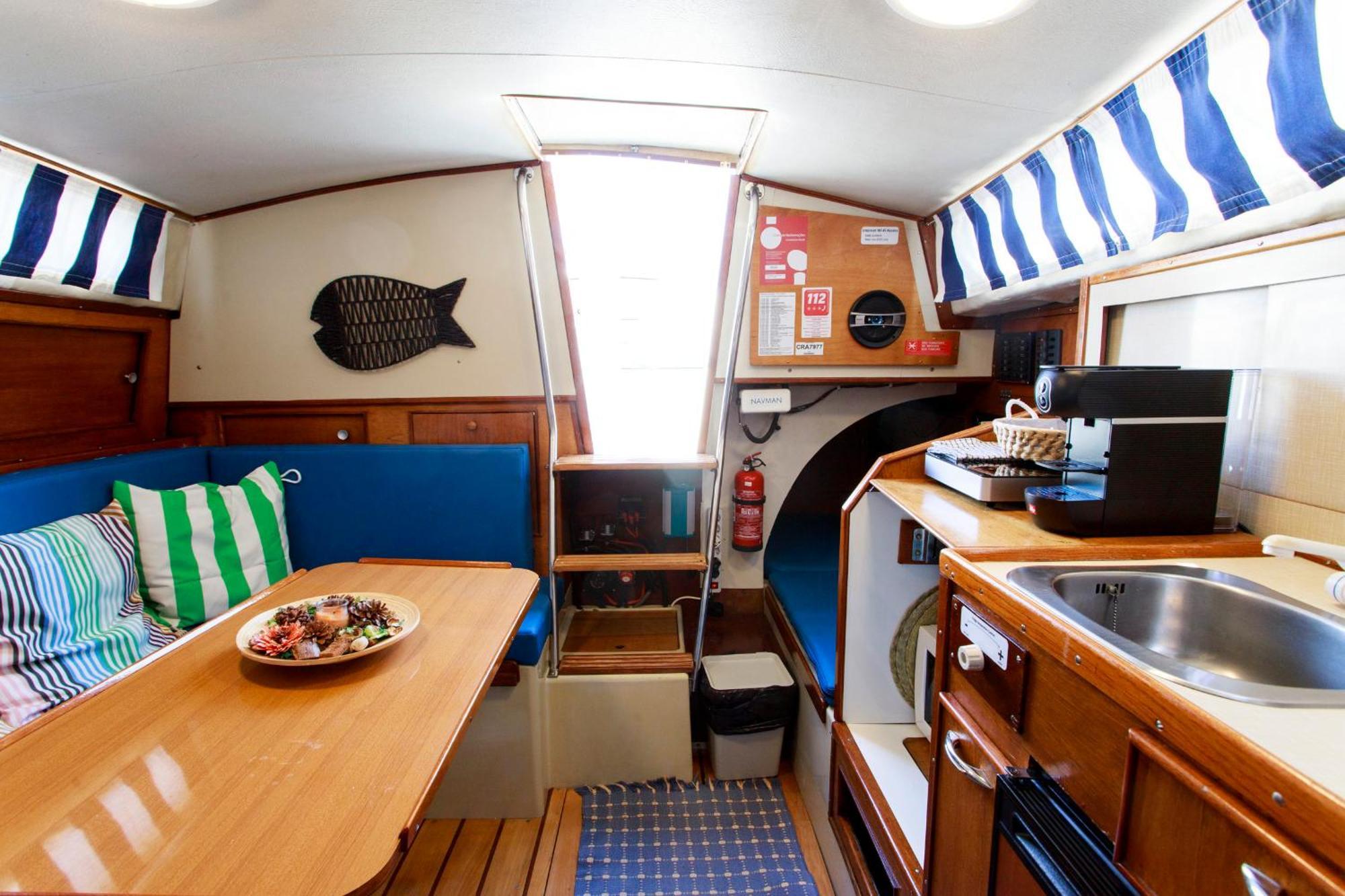 Evamia Boat Hotel en barco *
